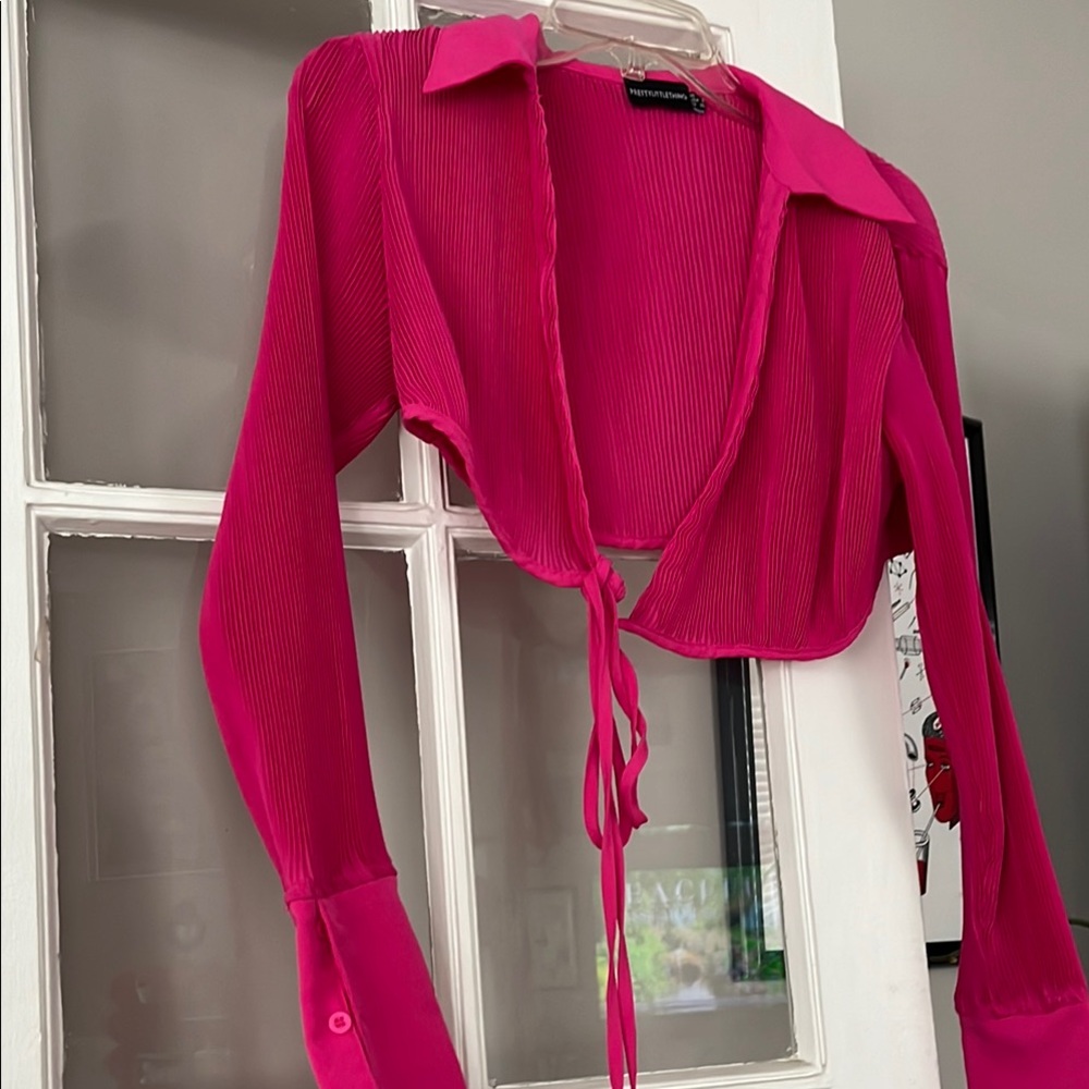 Fun sleeves. Cropped.